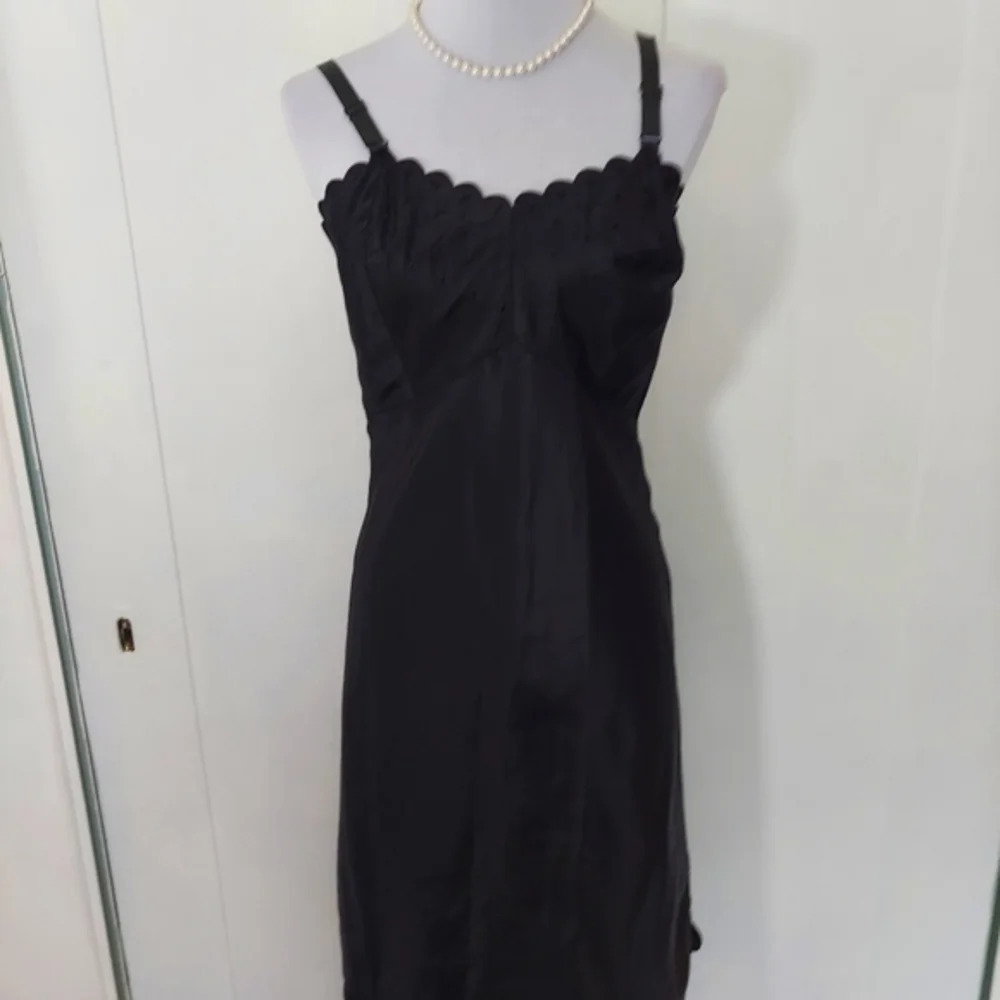 Vintage Black Barbizon Candie Tafredda Scalloped Edges Sexy Unique‎ Slip Dress - Picture 16 of 16